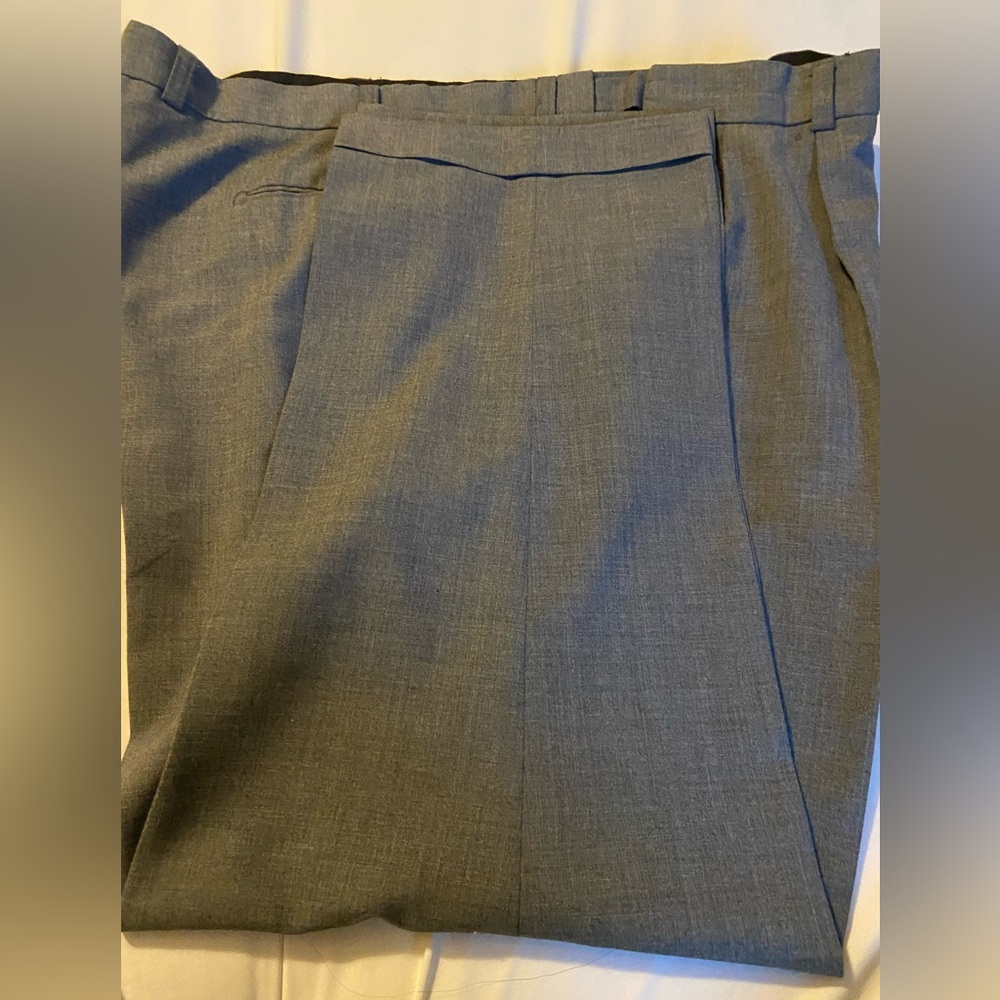 Men’s Comfort Zone by George Foreman Gray Pleated Dresss Slacks 48X30